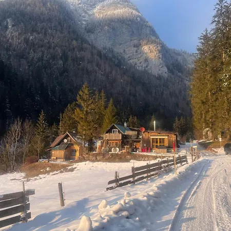 Idyllisches Hallstattnaehe Chalet Gosau